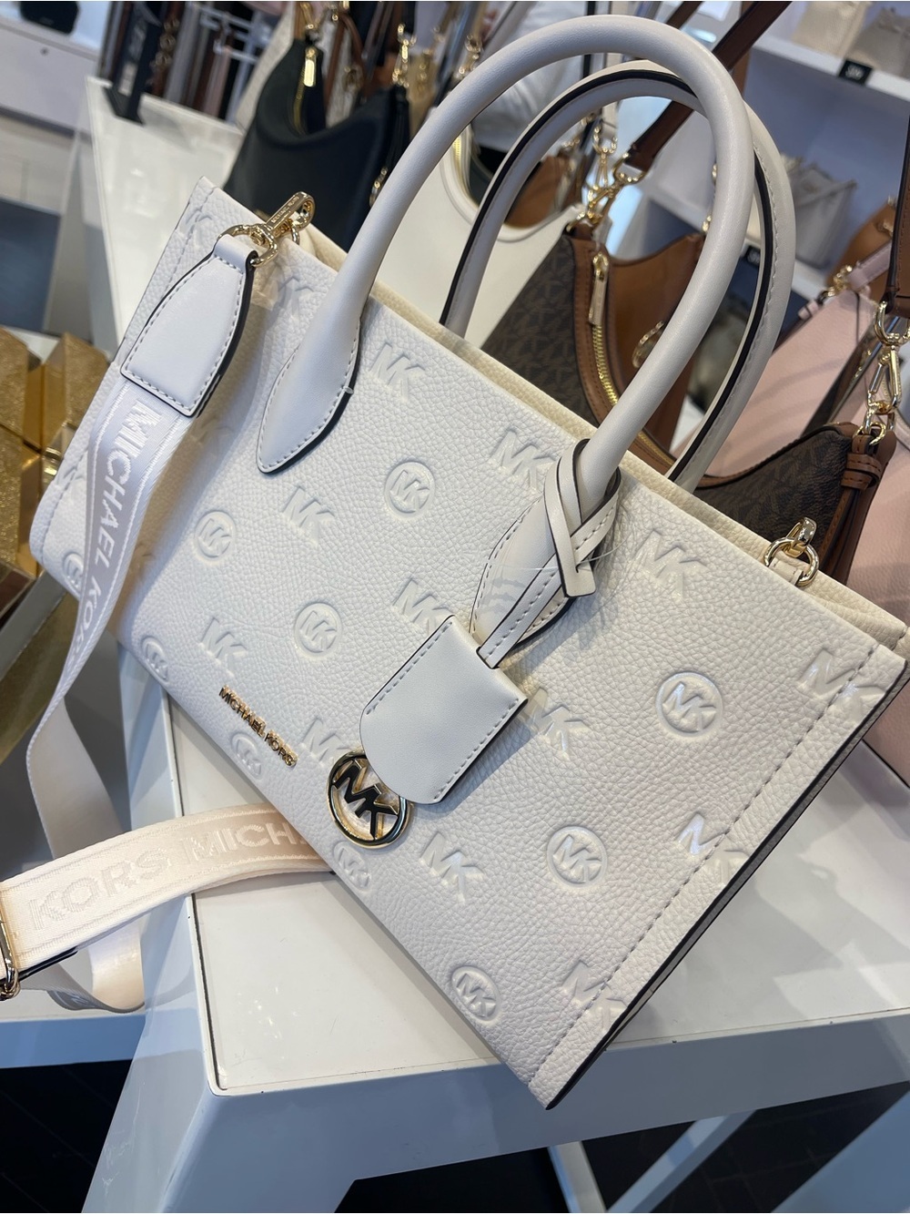 Michael Kors Mirella Md Logo Debossed Satchel Shoulder Tote Handbag
Lt Cream
NWT - Picture 16 of 16